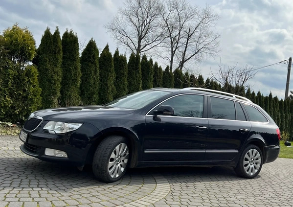 Skoda Superb cena 29900 przebieg: 273600, rok produkcji 2011 z Wejherowo małe 172